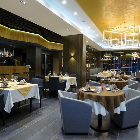 Hotel Senator كاراغاندي المظهر الخارجي الصورة
